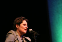 Debbie Friedman: Cantándole a D’s